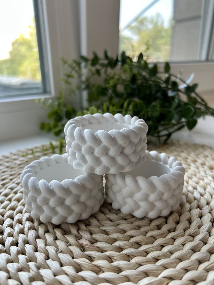 Knot Shape Tealight Jar