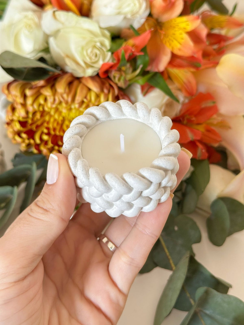 Knot Shape Tealight Jar