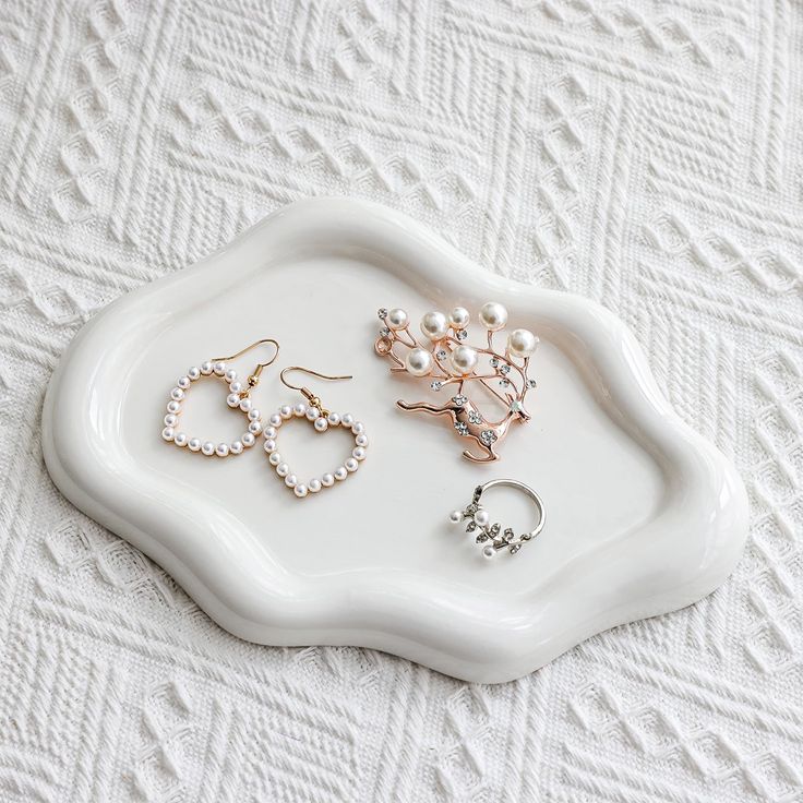 Nordic Oval cloud tray