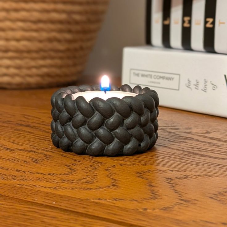Knot Shape Tealight Jar