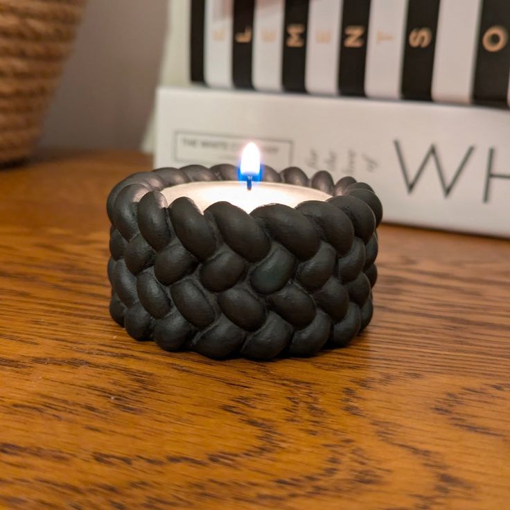 Knot Shape Tealight Jar