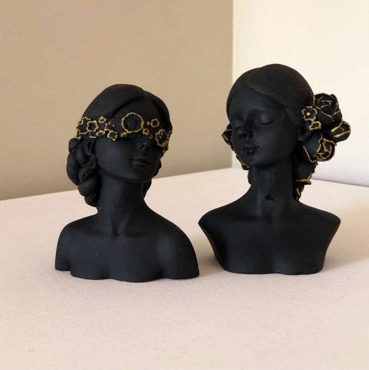 Goddess of Silence — Handcrafted Floral Crown Bust