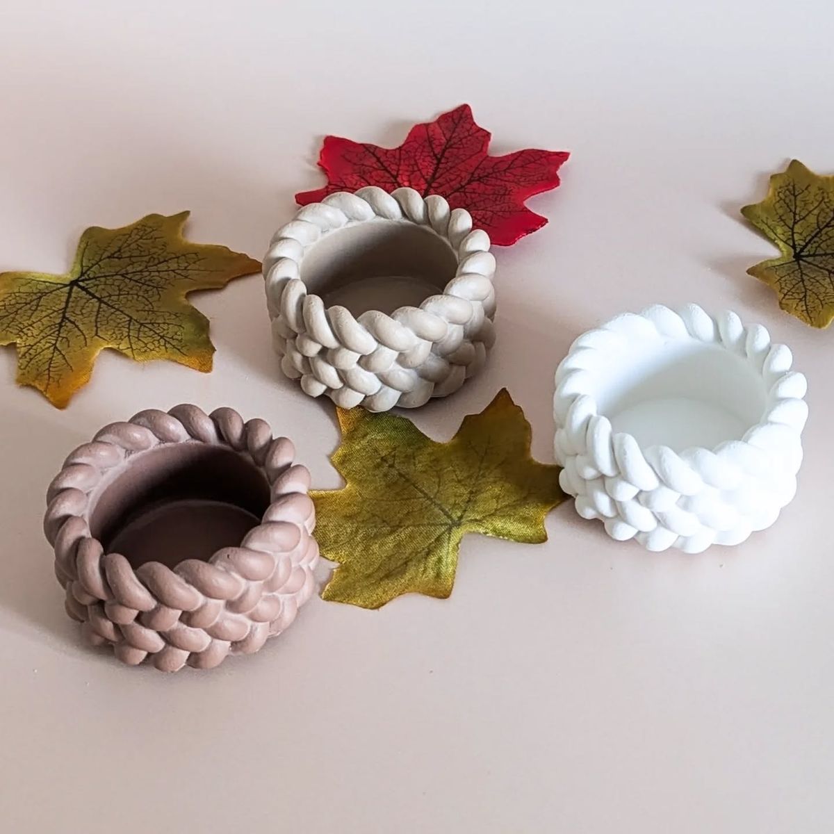 Knot Shape Tealight Jar