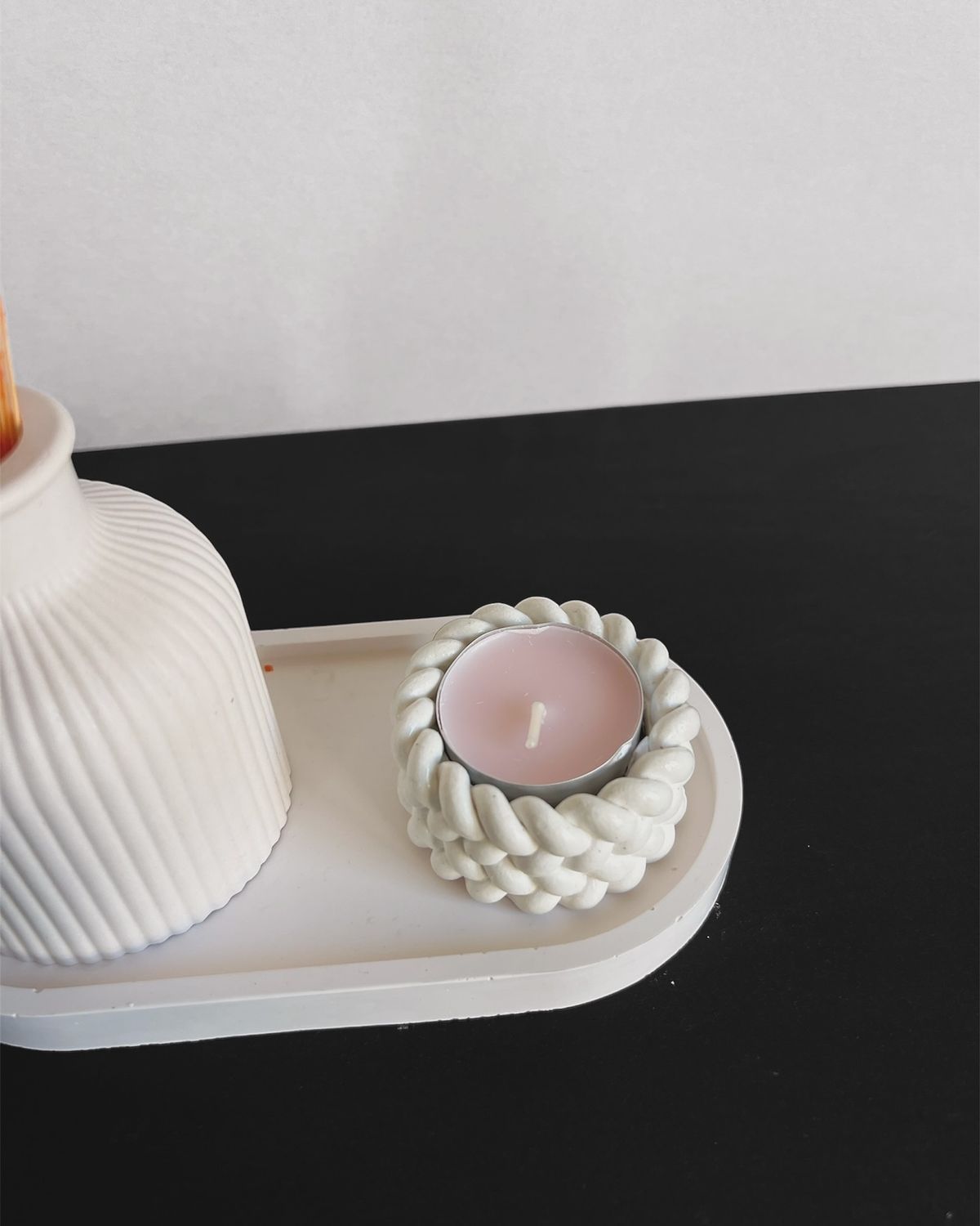 Knot Shape Tealight Jar