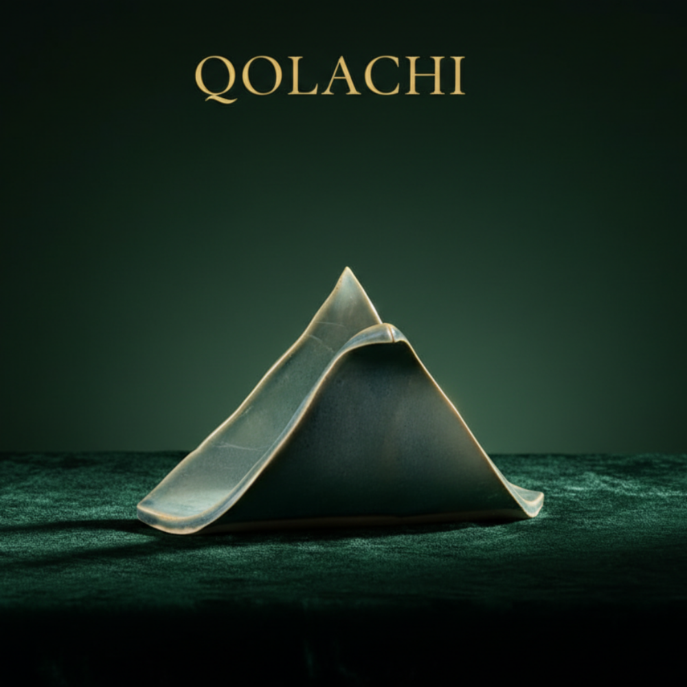 Qolachi Tidewwave ceramic napkin holder - moody emerald velvet editorial