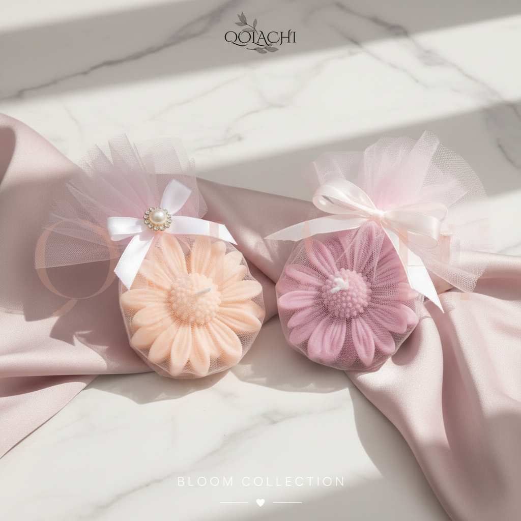 Qolachi Bloom Daisy candle in mauve
