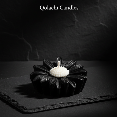 Bloom Eternal Daisy Candle - Jet Black