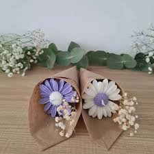 Bloom & Glow — Handcrafted Flower Bouquet Candle